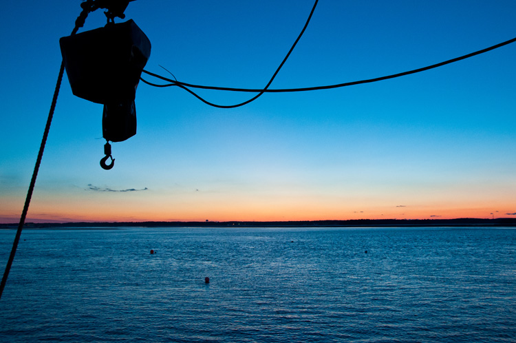 RIGGING
(Route 1A - Seabrook, NH - 01/16/2011)