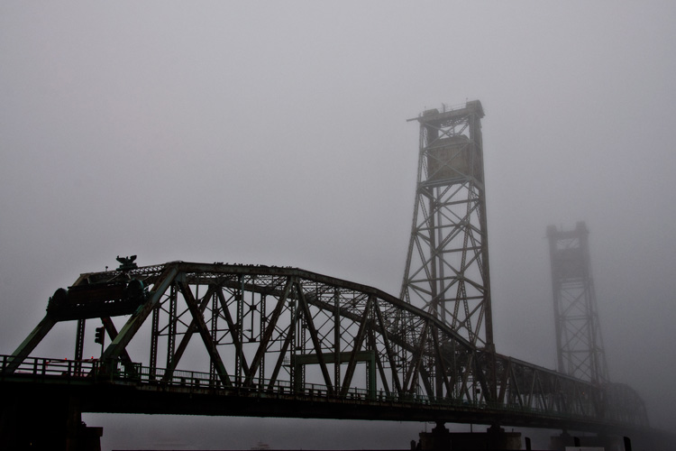 OLD BRIDGE
(Prescott Park - Portsmouth, NH - 09/23/2011)