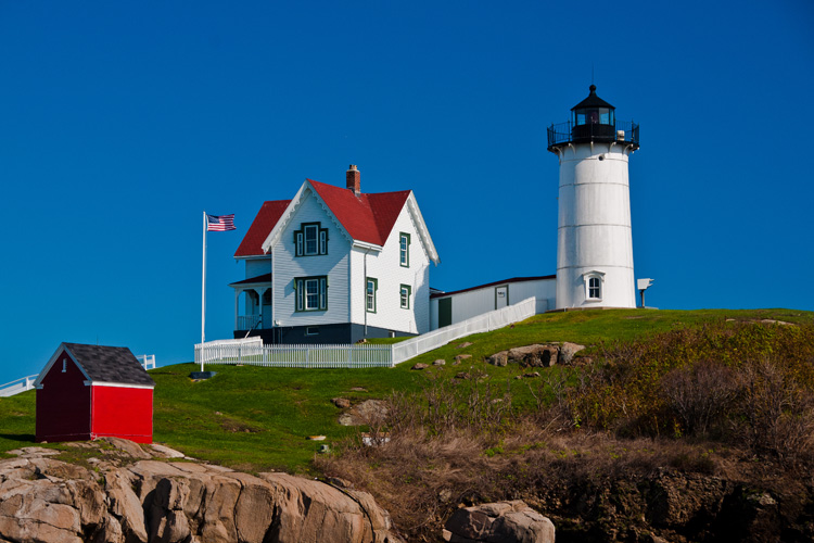 NUBBLE LIGHTHOUSE
(Nubble Point - York, ME - 10/06/2011)