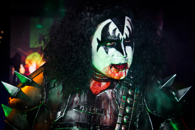 SPITTING BLOOD
(Chop Shop - Seabrook, NH - 10/12/2013)