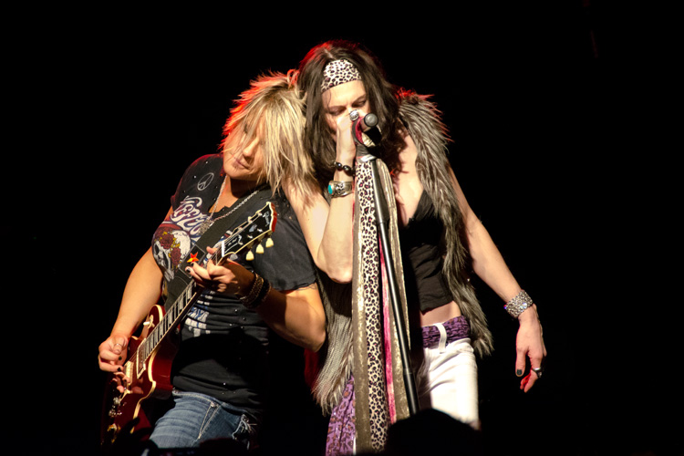 BAND INTERACTION
(Blue Ocean - Salisbury, MA - 03/29/2014)