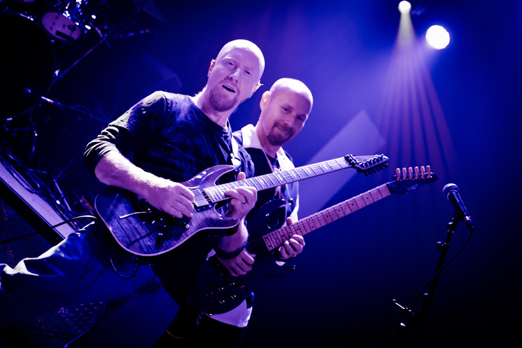TWINS
(Wally's - Hampton, NH - 11/02/2014)