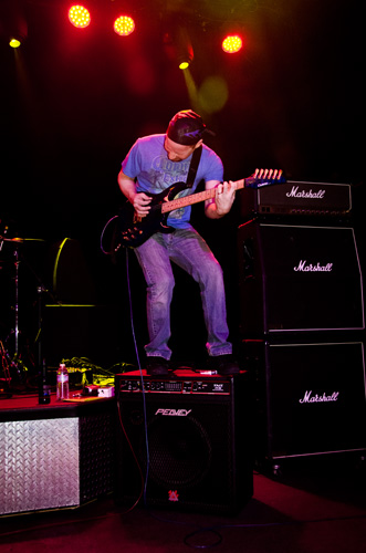 CUTTING LOOSE
(Wally's - Hampton, NH - 01/17/2015)