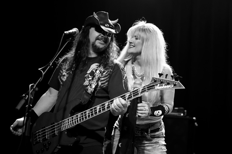 AWWWWW
(Wally's - Hampton, NH - 03/07/2015)