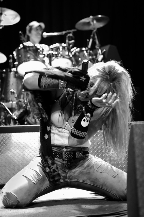 FEELING THE MUSIC
(Wally's - Hampton, NH - 03/07/2015)