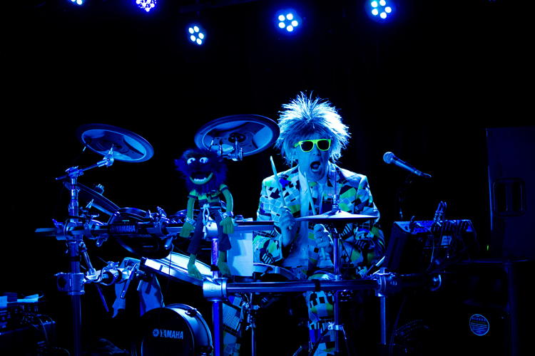 BLUE ANIMAL
(The Claddagh - Lawrence, MA - 03/11/2016)