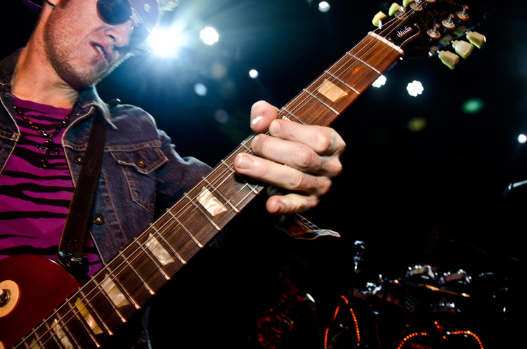 NECK GRIP
(Wally's - Hampton, NH - 09/28/2019)