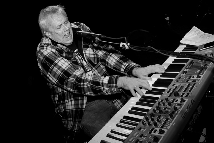 KEY OF EEEEEEE
(Wally's - Hampton, NH - 11/22/2019)
