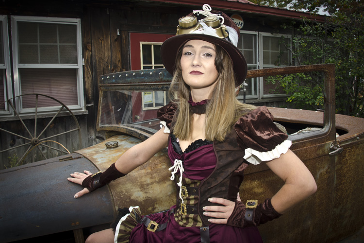 STEAMPUNK AMBER
(Rt 150 - South Hampton, NH - 10/20/2020)