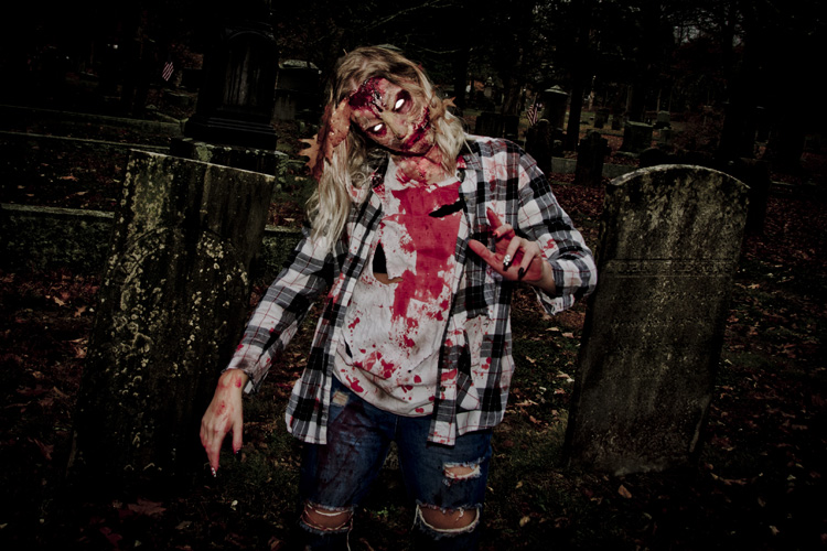 ZOMBIE COURTNEY
(Salisbury Cemetery - Salisbury, MA - 10/28/2020)