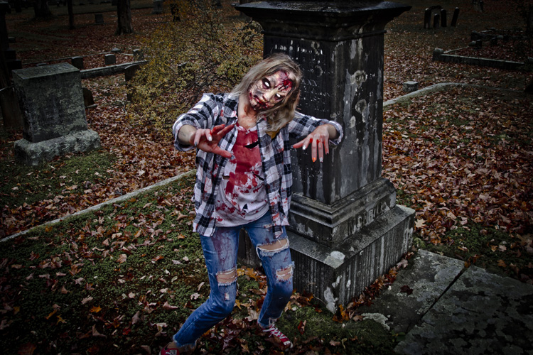 ZOMBIE COURTNEY
(Salisbury Cemetery - Salisbury, MA - 10/28/2020)