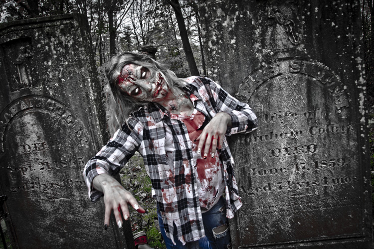 ZOMBIE COURTNEY
(Salisbury Cemetery - Salisbury, MA - 10/28/2020)